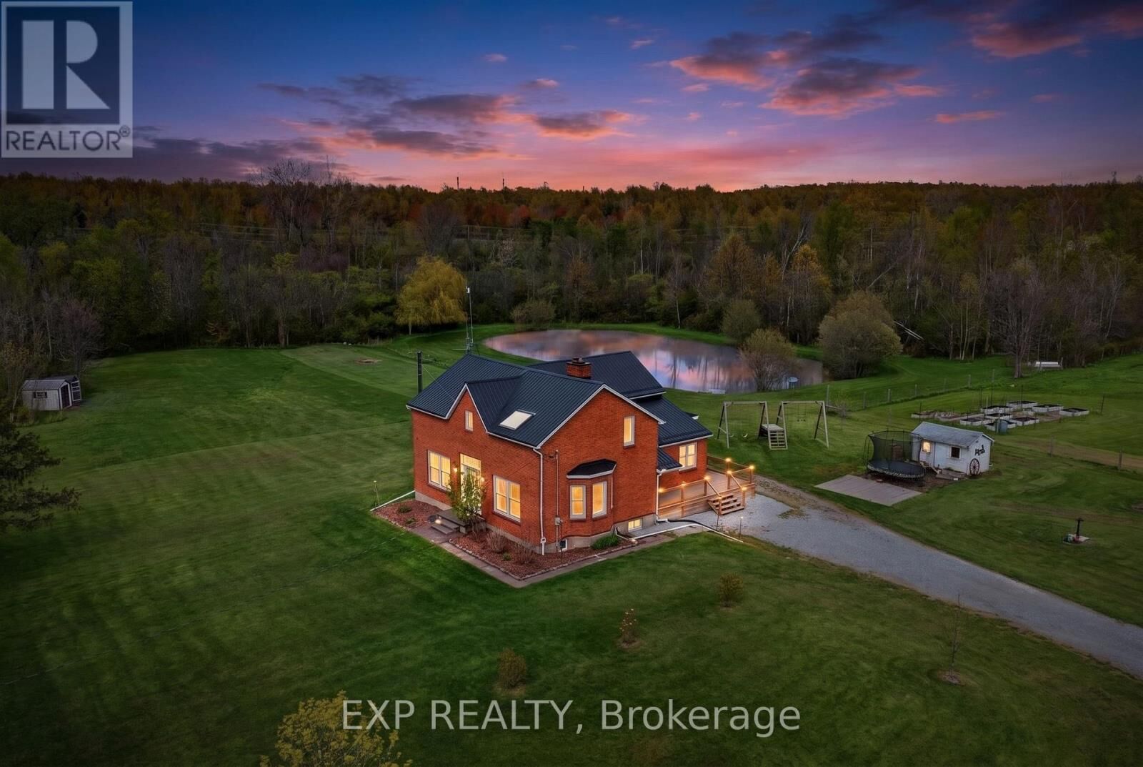 Property Photo: 2266 Pettit Road ON L2A 5M4
