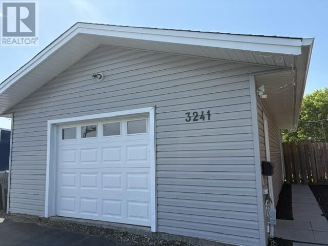 Property Photo: 3241 Willard Ave ON P7E 6J4
