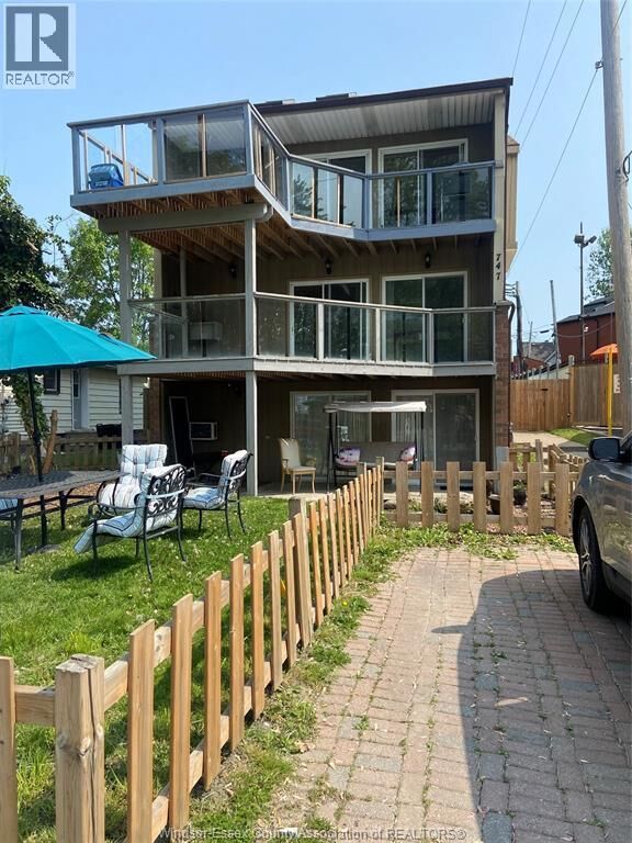 Property Photo: 747 Chatham Street 2 ON N9A 2X6