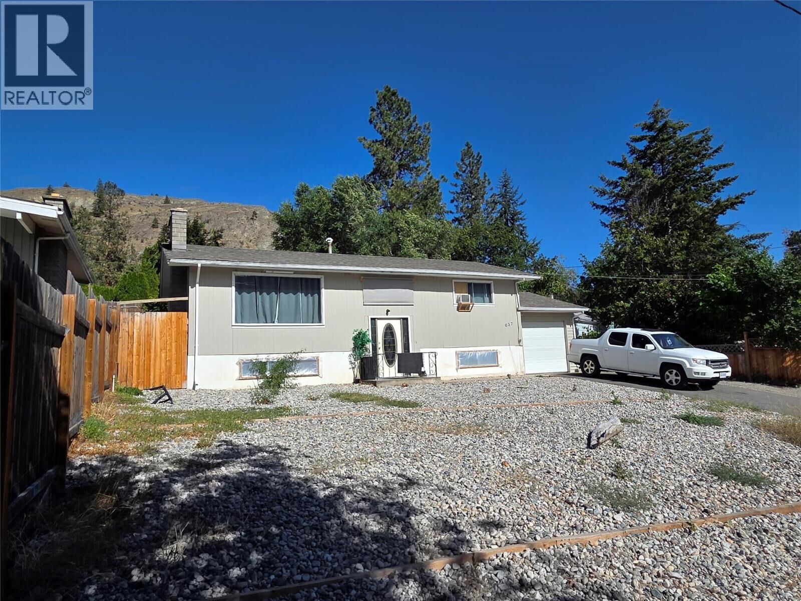 Property Photo: 637 Eastside Road BC V0H 1R5