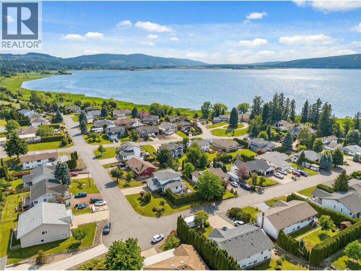 Property Photo: 4851 13 Street Northeast BC V1E 3P1
