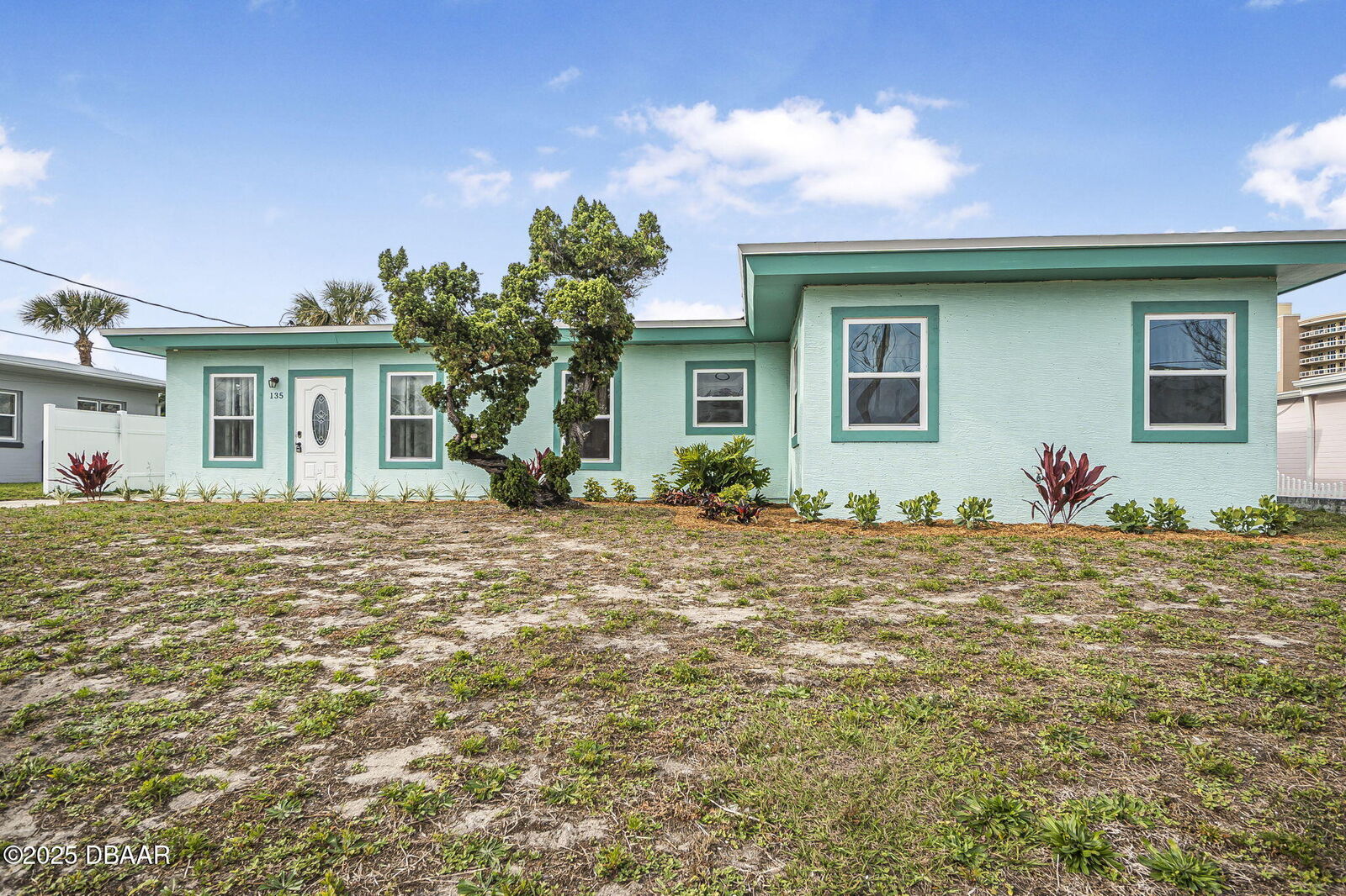 Property Photo:  135 Park Avenue  FL 32118 