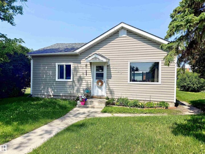 4730 46 Avenue — photo 1