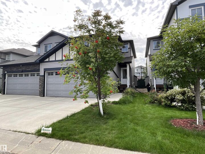 Property Photo: 9350 211 Street NW 33 AB T5T 4T8