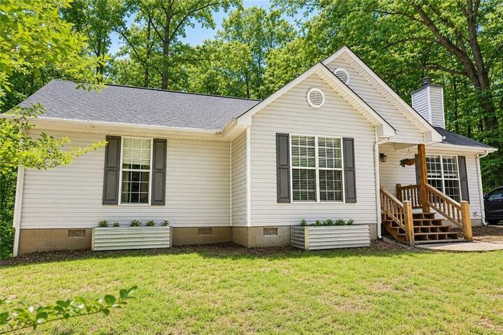 Property Photo: 2033 Carson Segars Road GA 30558