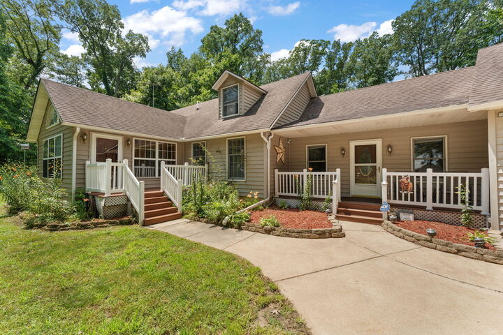 Property Photo:  2530 S 400  IN 46350 