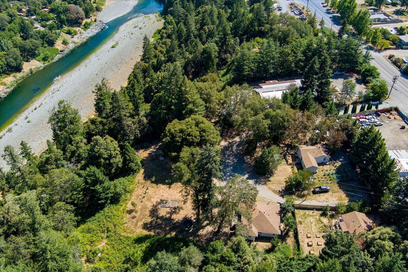 Property Photo:  