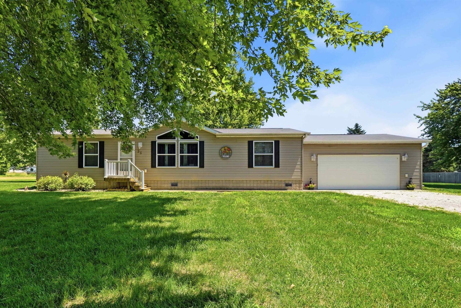 Property Photo:  35 12th Ave NW  IA 50662 