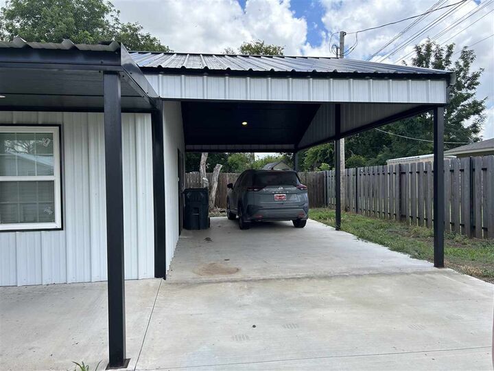 Property Photo:  110 S Grove Street  OK 73006-0110 