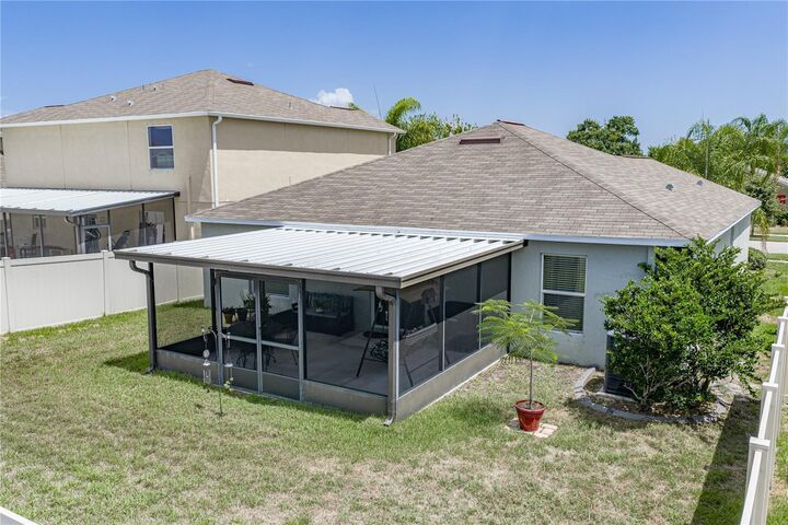 Property Photo: 1613 Redmond Brook Lane FL 33570