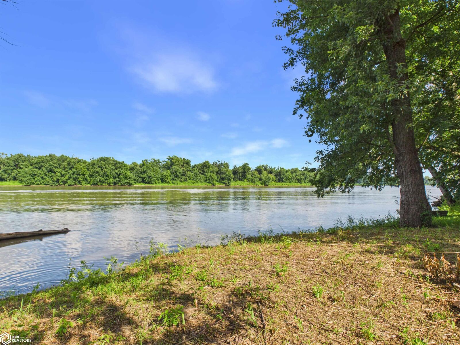 Property Photo:  103 Oconnell Road  IA 52601 