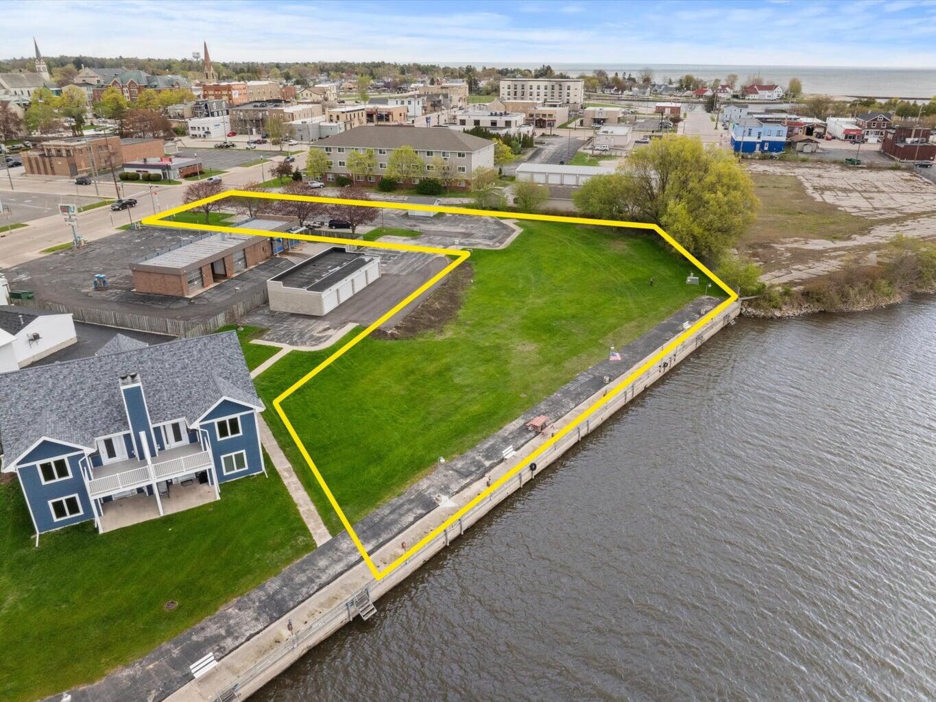 Property Photo: 1609 16th St WI 54241
