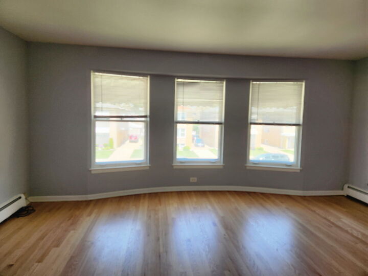 Property Photo:  8417 W Berwyn Avenue 2  IL 60656 