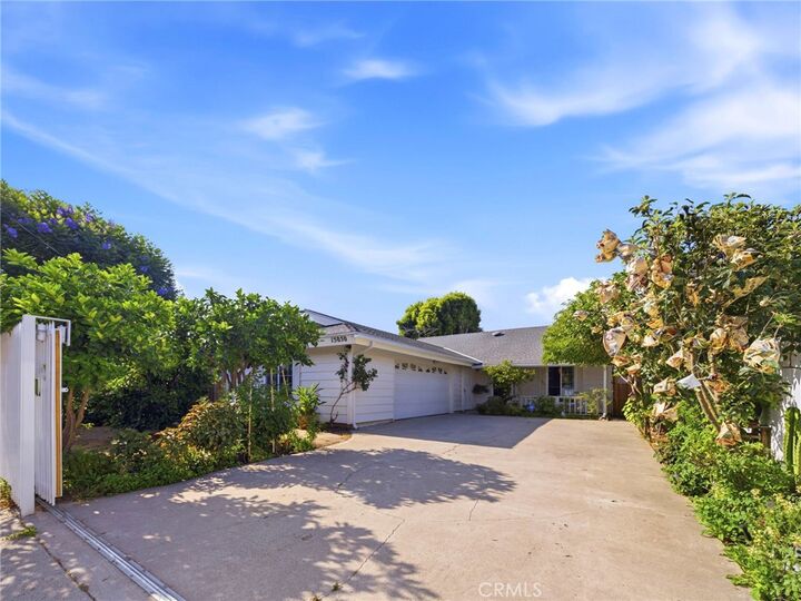 Property Photo: 15050 Martha CA 91411