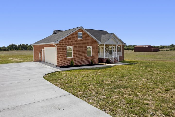 Property Photo:  6265 McMinnville Hwy  TN 37166 