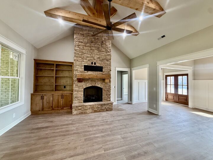 Property Photo: 119 Settlers Trce TN 37388