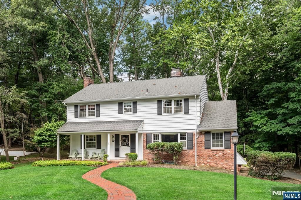 Property Photo:  570 Bennington Terrace  NJ 07450 