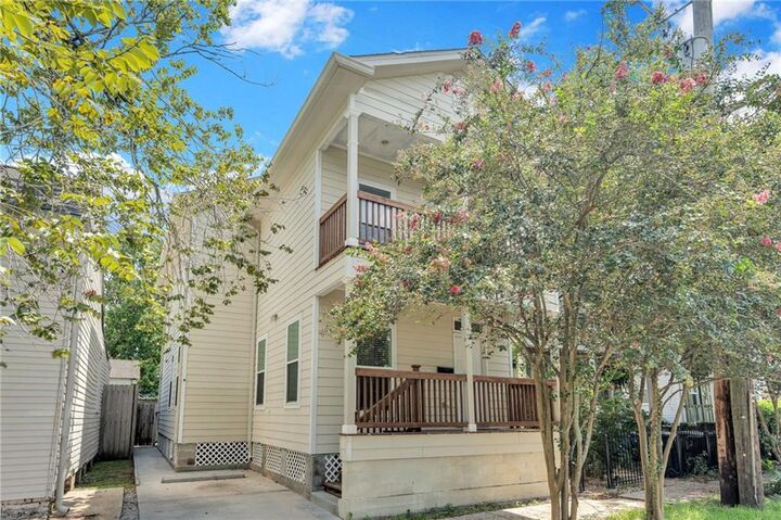 Property Photo:  925 Hillary Street  LA 70118 
