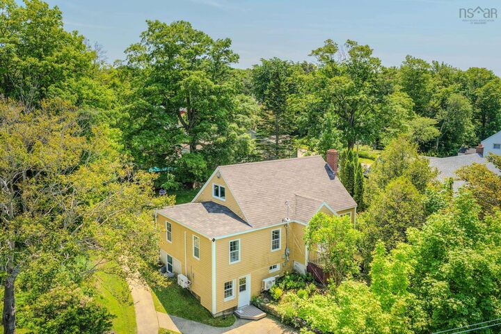 587 Kings Road — photo 1