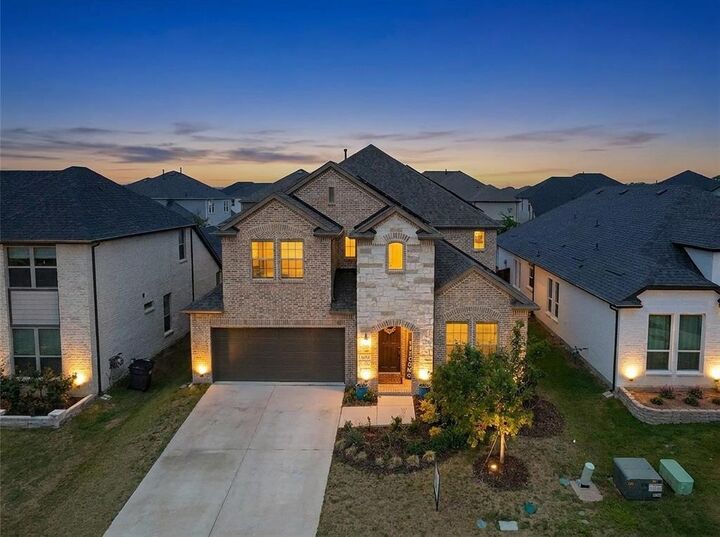 Property Photo: 1934 Stonebrook Street TX 75009