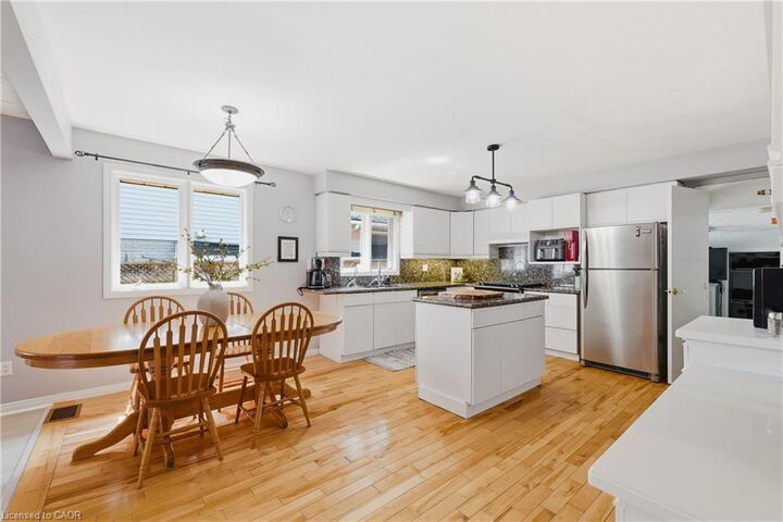 Property Photo:  