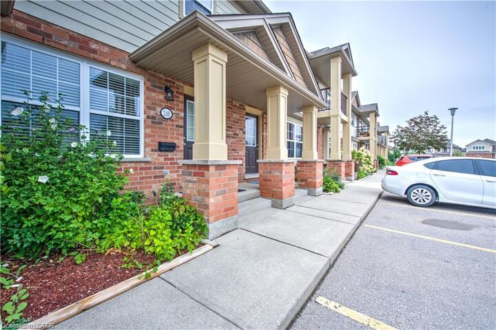 Property Photo:  