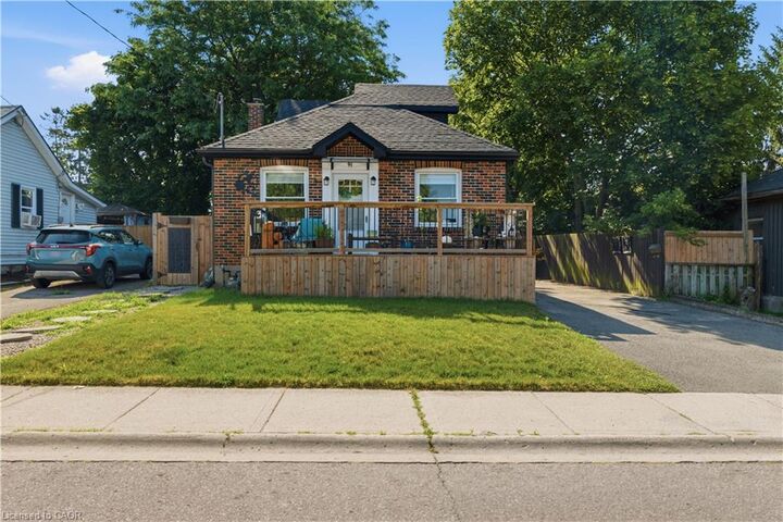 91 Lyons Avenue — photo 1