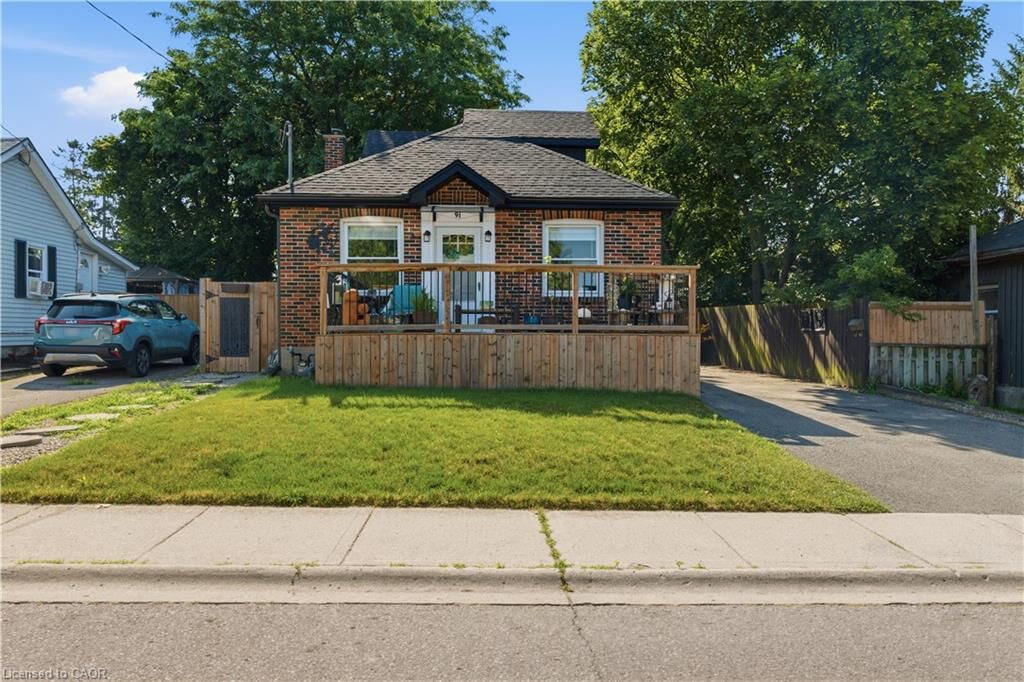 Property Photo:  91 Lyons Avenue  ON N3R 4R3 