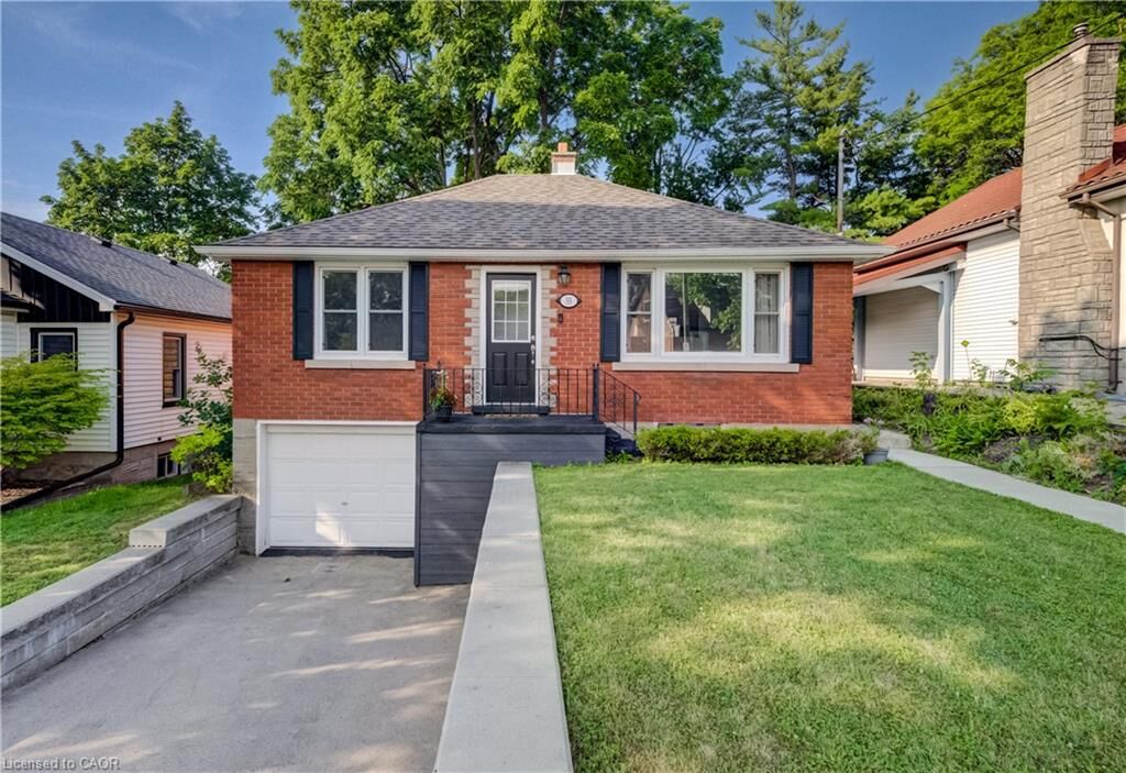 Property Photo: 55 Rex Drive ON N2M 4A1