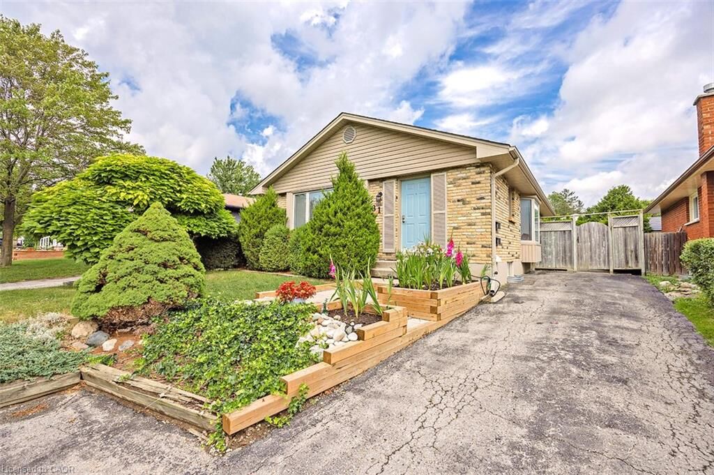 Property Photo:  81 Culver Crescent B  ON N5V 3G3 