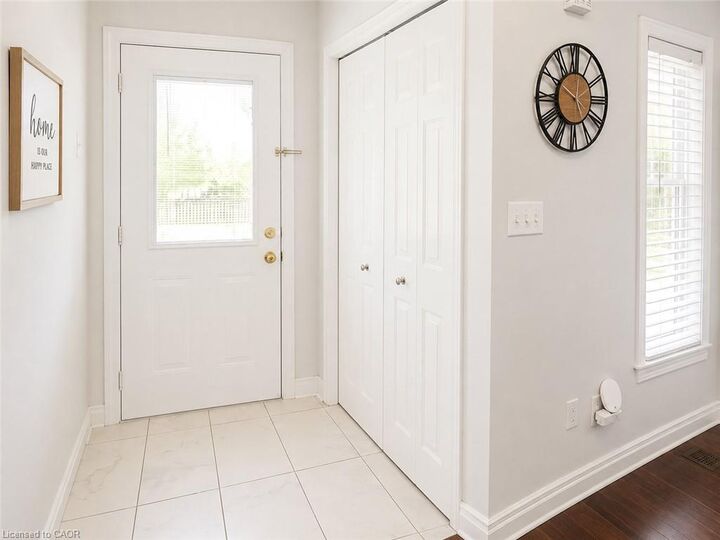 Property Photo:  