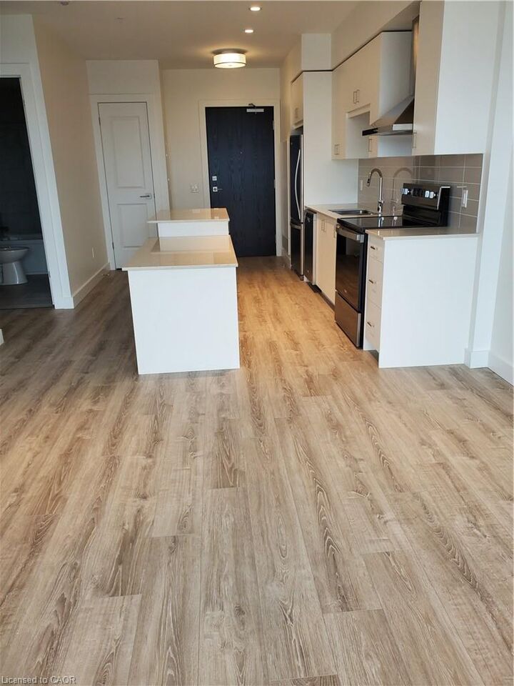 Property Photo:  