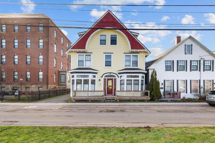 Property Photo: 240 Sydney Street PE C1A 1H1