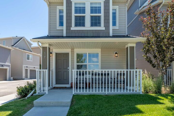 Property Photo: 1407 3 Street SE 17 AB T1V 0G8