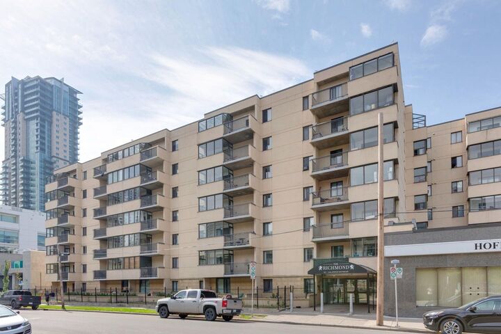 111 14 Avenue SE 711 — photo 1