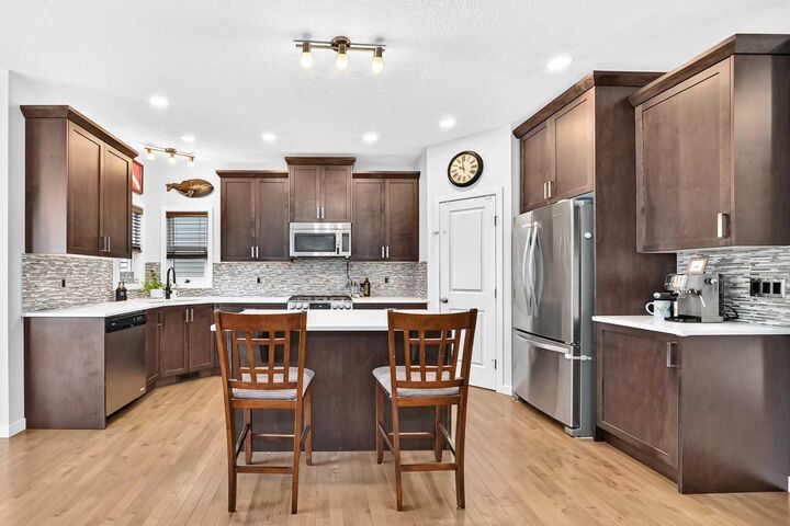 Property Photo: 16 Sunrise Crescent AB T4C 0Z6