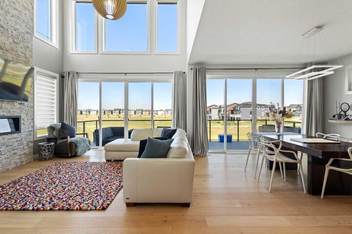 Property Photo: 52 Evansfield Manor NW AB T3P 1J9