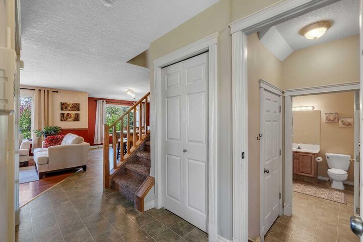 Property Photo:  84 Willowbrook Crescent NW  AB T4B 2S4 
