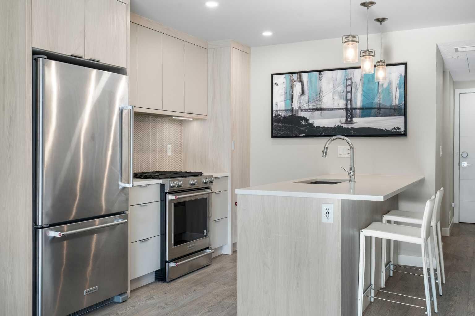 Property Photo:  3375 15 Street SW 202  AB T2T 4A2 