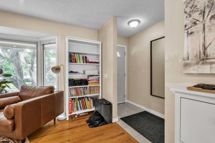 Property Photo:  474 78 Avenue NE  AB T2K 4Z9 
