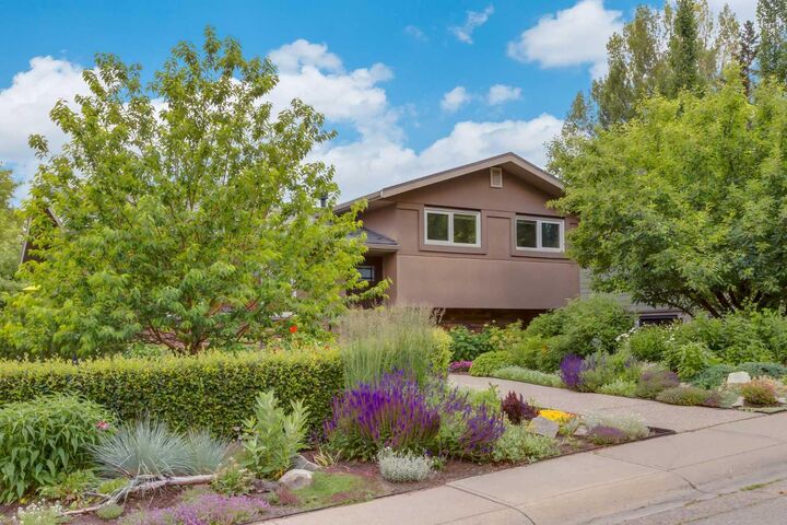 Property Photo:  4903 Carney Road NW  AB T2L 1E6 