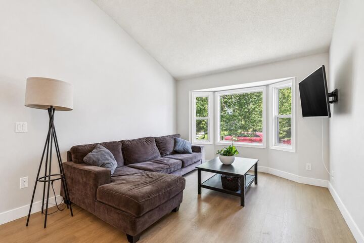 Property Photo: 189 Deerfield Terrace SE AB T2J 6V2