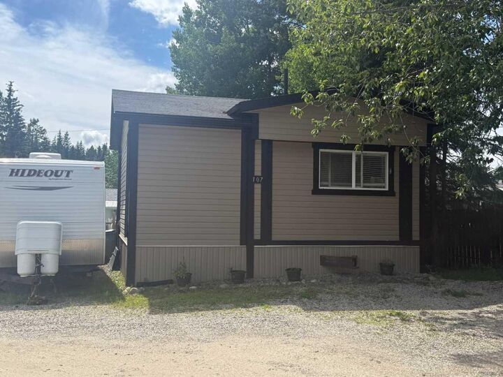 Property Photo: 810 56 107 AB T7E 1P5