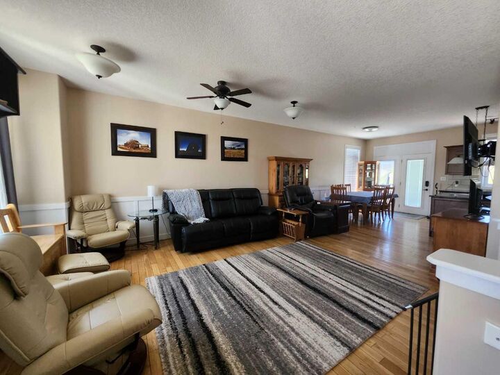 Property Photo: 628 Bankview Drive AB T0J 0Y6