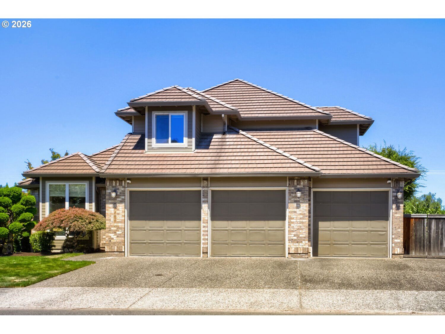 Property Photo:  1850 NE 21st Ave  OR 97013 
