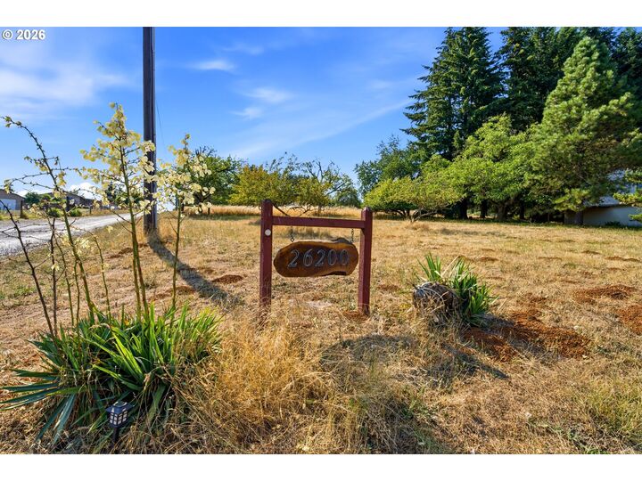 Property Photo: 26200 SW Regia Dr OR 97378