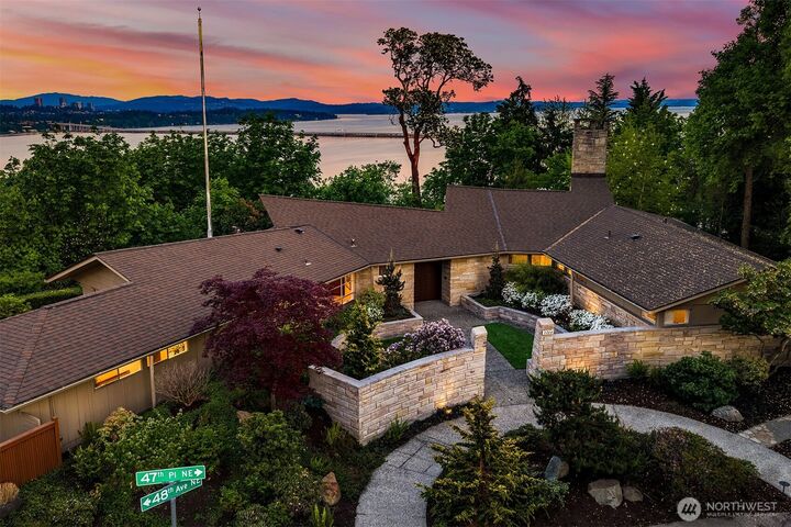 Property Photo: 3704 48th Avenue NE WA 98105