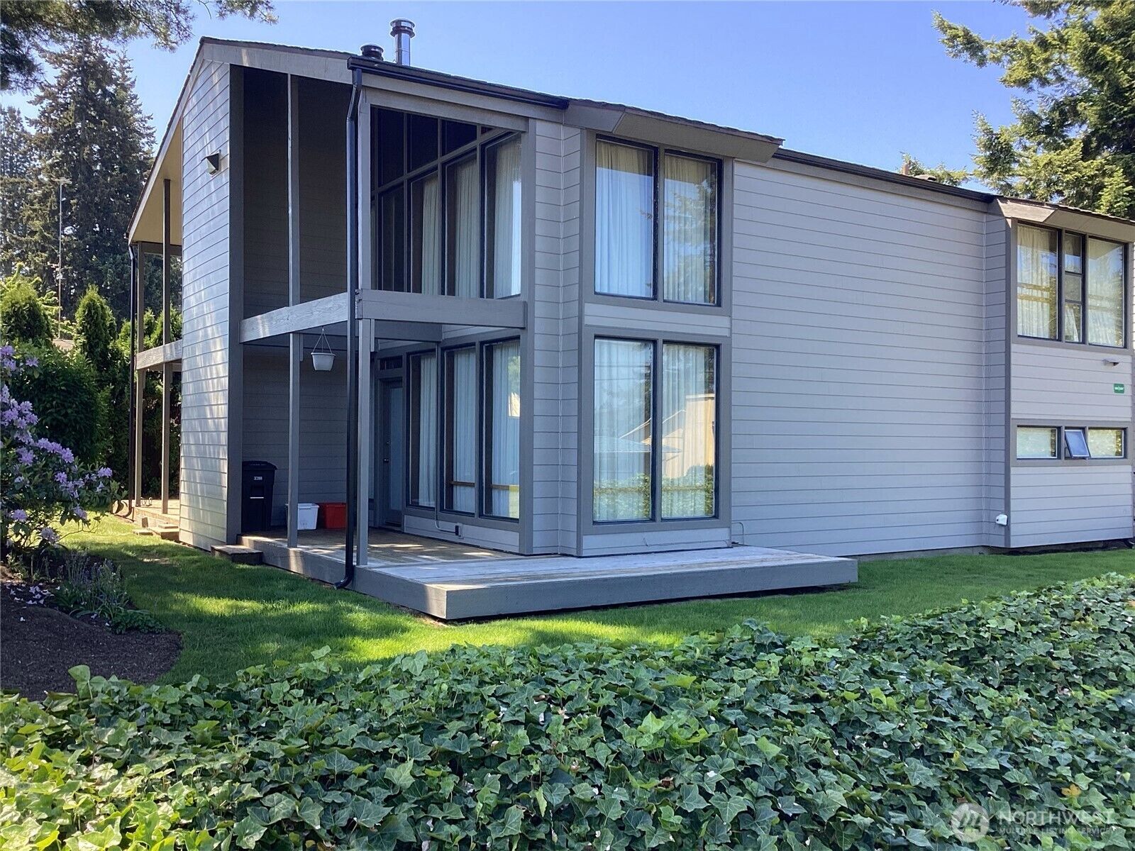 Property Photo:  1304  63rd Street SE 1/2  WA 98203 