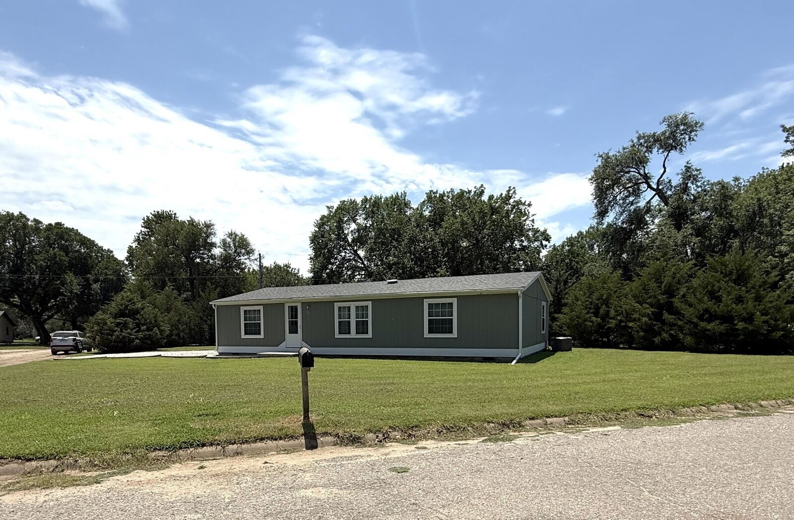 Property Photo: 521 E Eighth St KS 67058