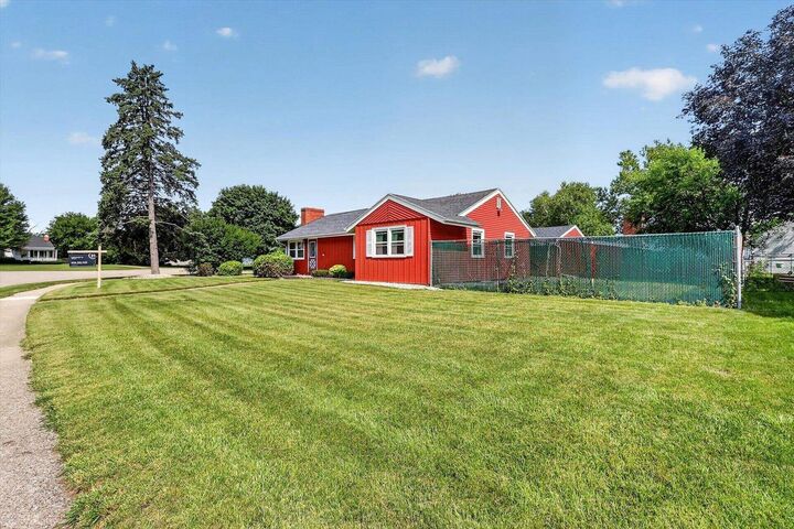 Property Photo: 1617 Arbor Drive WI 53511